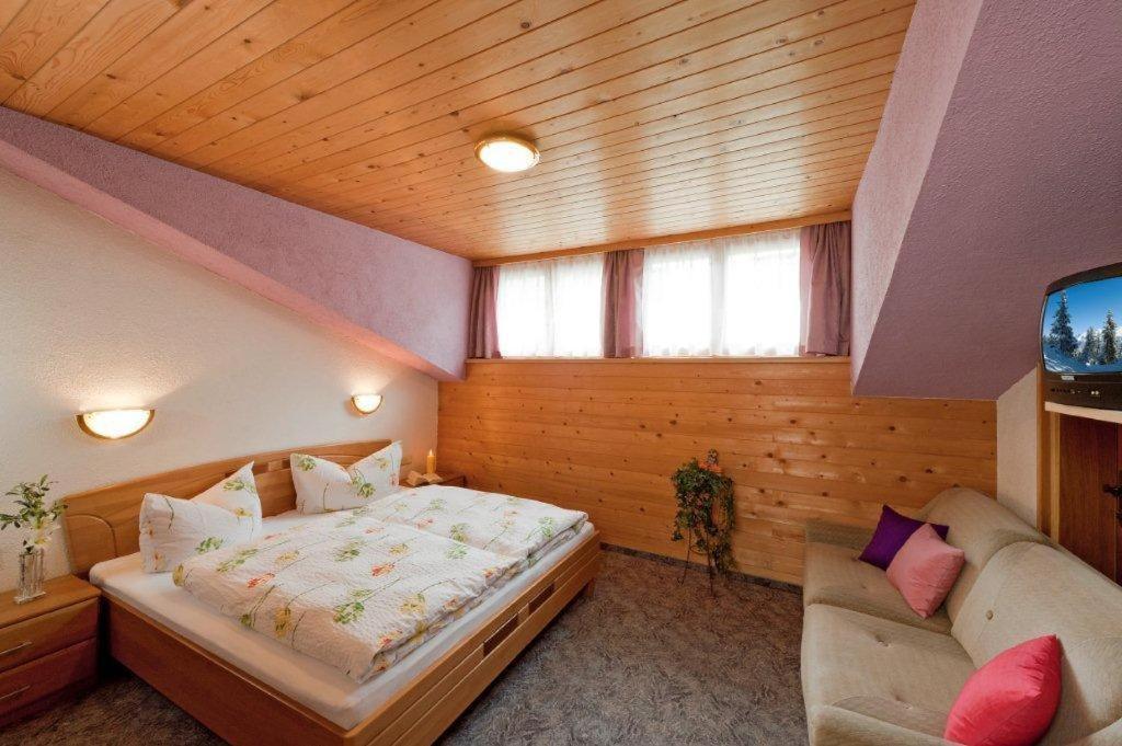 Haus Birgit Hotel Pettneu am Arlberg Exterior foto
